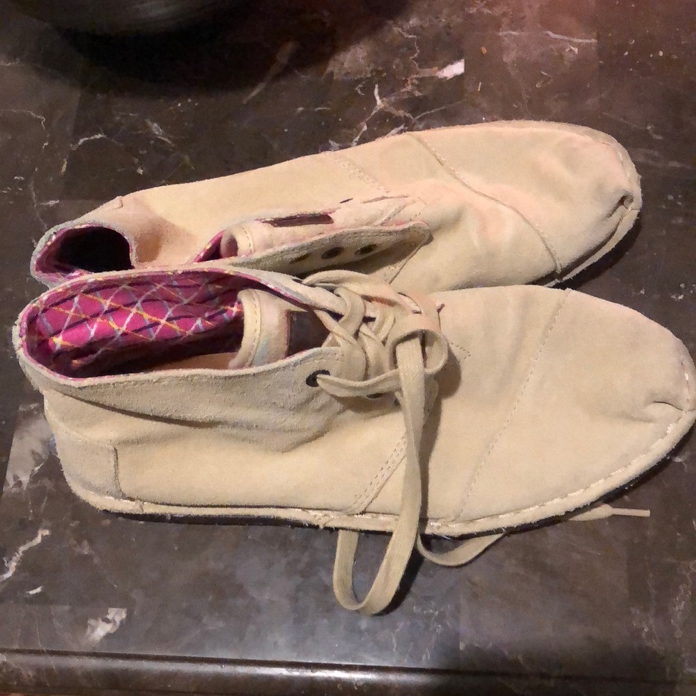 Toms booties size 9